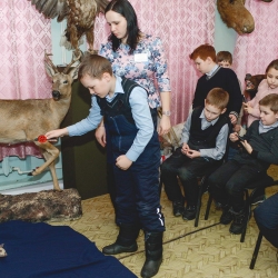 В Большереченском музее ловят рыбу.