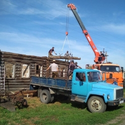 Пришло время старому дому вернуться в Большеречье.