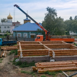 Пришло время старому дому вернуться в Большеречье.