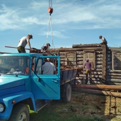 Пришло время старому дому вернуться в Большеречье.