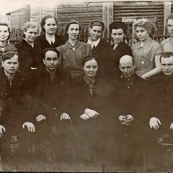 Коллектив редакции и типографии районной газеты. 1950-е гг.