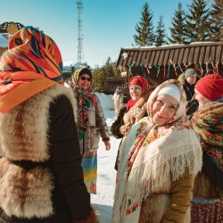 Фото отчёт с масленицы. Большеречье. 1-й день 25 февраля