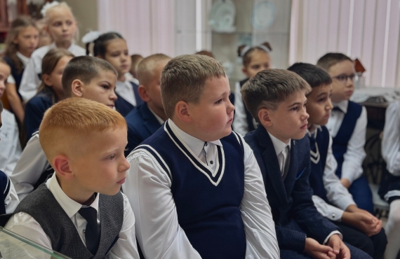 СЕНТЯБРЬ У ШКОЛЬНОГО ПОРОГА.