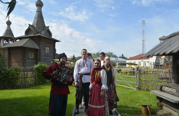 Как проходили гуляния в деревне на рубеже в 19 -20  века?